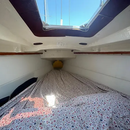 Experience Fantastique De Dormir Berce Par La Mer Pres De Barcelone Castelldefels Exterior photo
