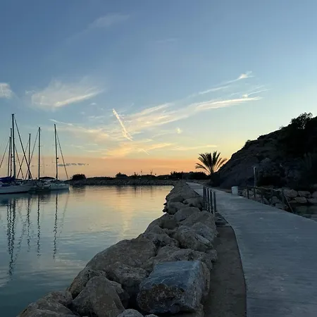 Experience Fantastique De Dormir Berce Par La Mer Pres De Barcelona Castelldefels Exterior photo